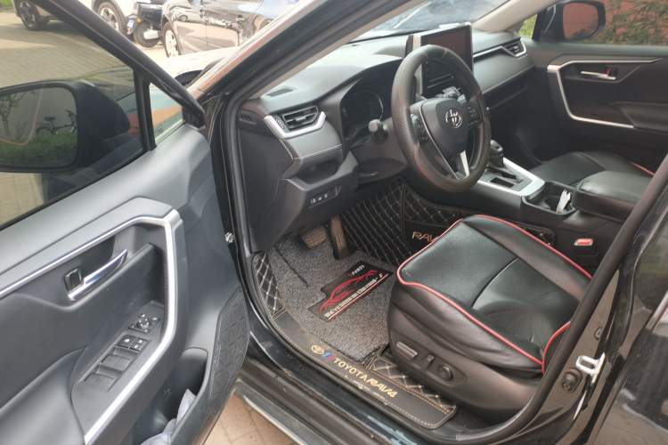 Used Toyota RAV4 2020 2.0L CVT Two-Wheel Drive Fashion Edition Driver Seat
