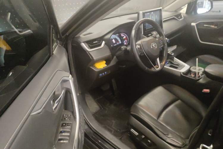 Used Toyota RAV4 2020 2.0L CVT Two-Wheel Drive Fashion PLUS Edition Driver Seat