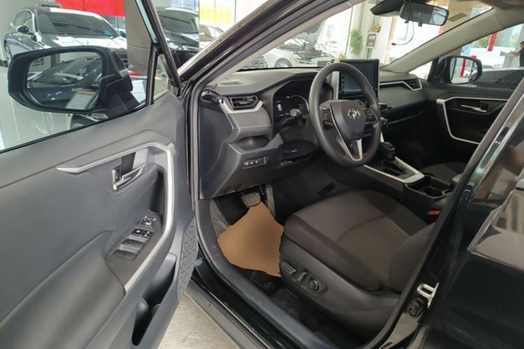 Used Toyota RAV4 2020 2.0L CVT Two-Wheel Drive Fashion Edition Driver Seat