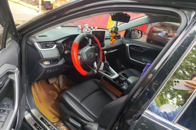Used Toyota RAV4 2020 2.0L CVT Two-Wheel Drive Urban Edition Driver Seat