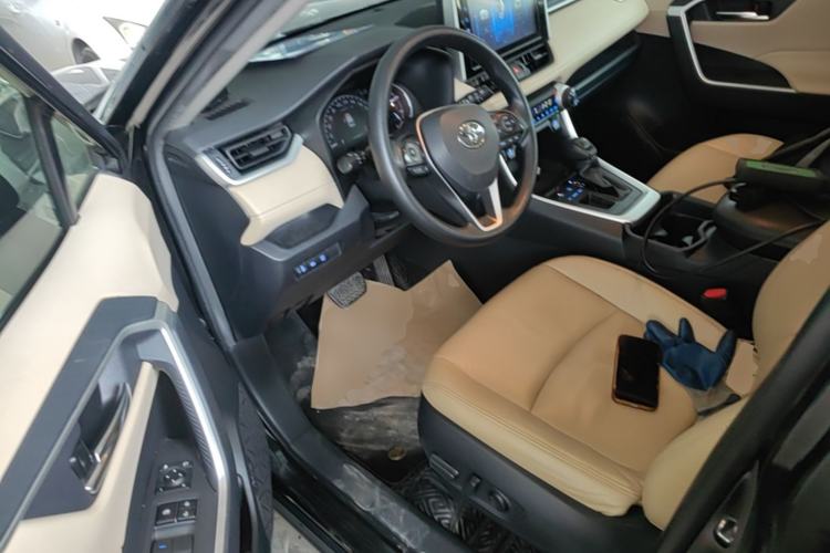 Used Toyota RAV4 2020 2.0L CVT Two-Wheel Drive Fashion Edition Driver Seat