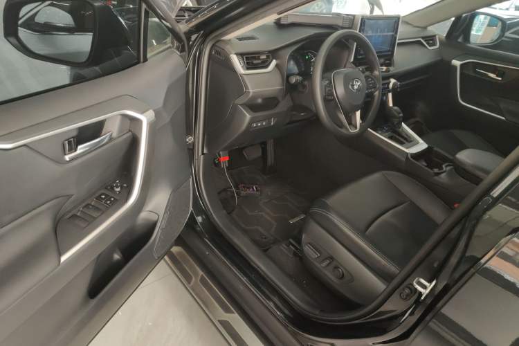 Used Toyota RAV4 2020 2.0L CVT Two-Wheel Drive Fashion Edition Driver Seat