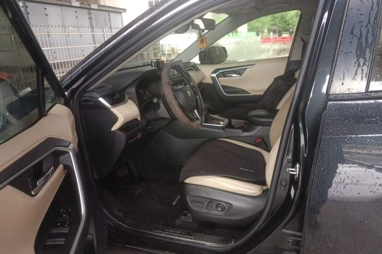 Used Toyota RAV4 2020 2.0L CVT Two-Wheel Drive Fashion PLUS Edition Driver Seat
