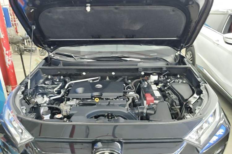 Used Toyota RAV4 2020 2.0L CVT Two-Wheel Drive Fashion Edition Engine Bay