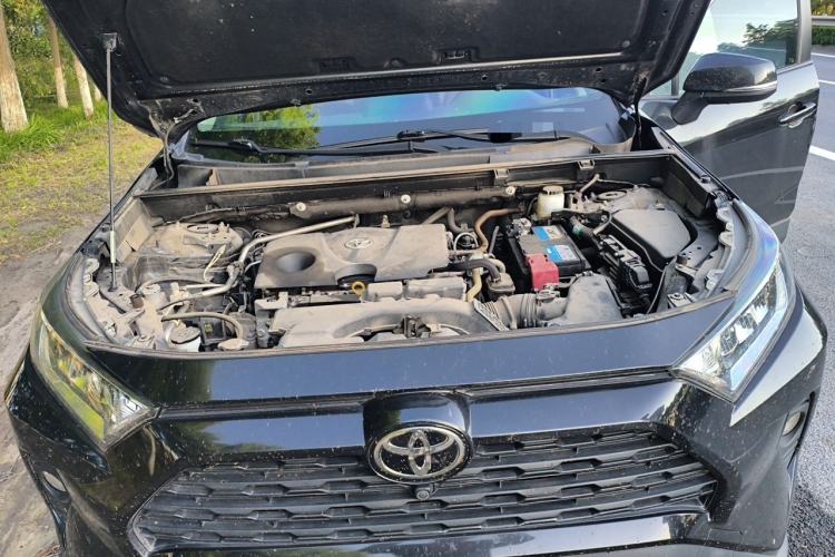 Used Toyota RAV4 2020 2.0L CVT Two-Wheel Drive Fashion Edition Engine Bay