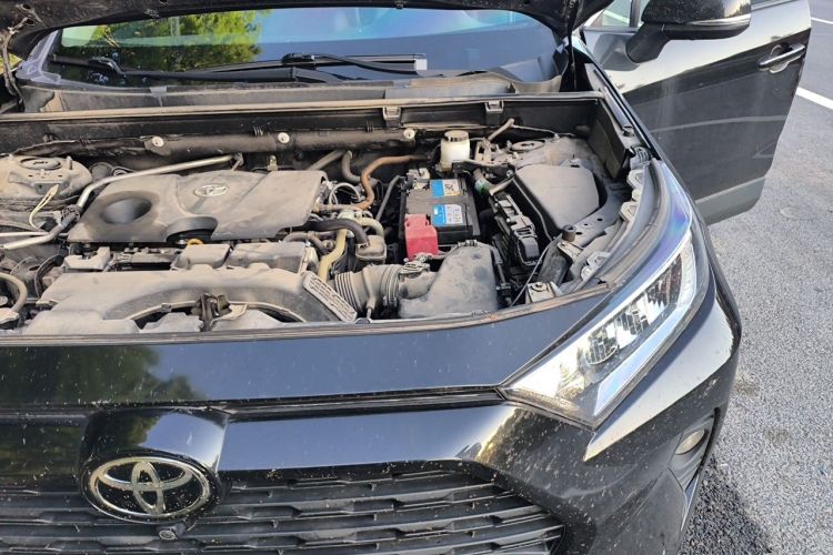 Used Toyota RAV4 2020 2.0L CVT Two-Wheel Drive Fashion Edition Engine Bay Left