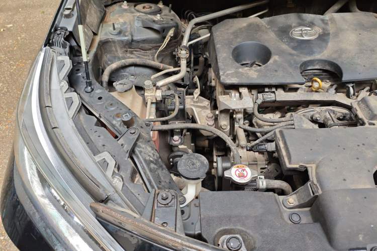 Used Toyota RAV4 2020 2.0L CVT Two-Wheel Drive Fashion Edition Engine Bay Right
