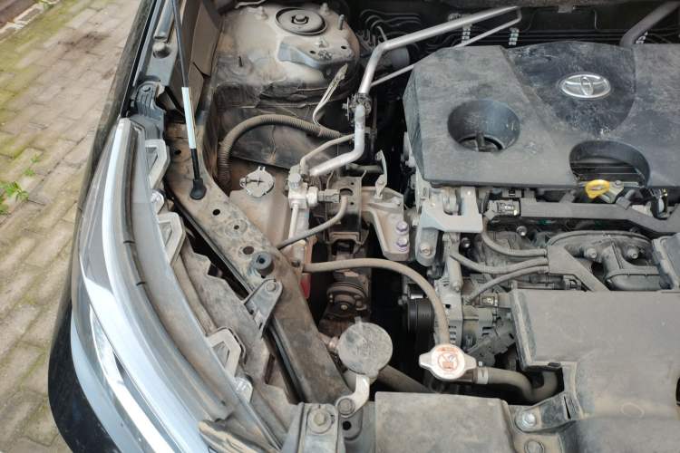 Used Toyota RAV4 2020 2.0L CVT Two-Wheel Drive Fashion Edition Engine Bay Right