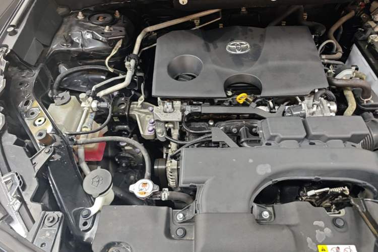 Used Toyota RAV4 2020 2.0L CVT Two-Wheel Drive Fashion Edition Engine Bay Right