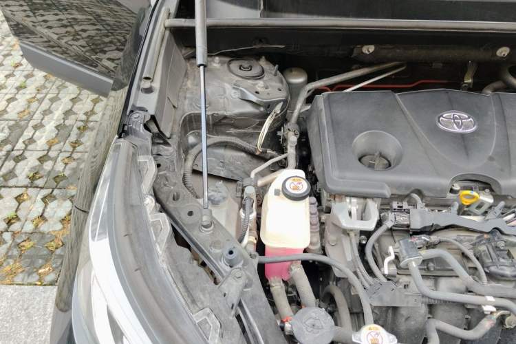 Used Toyota RAV4 2020 Dual-Engine 2.5L E-CVT Two-Wheel Drive Elite Edition Engine Bay Right