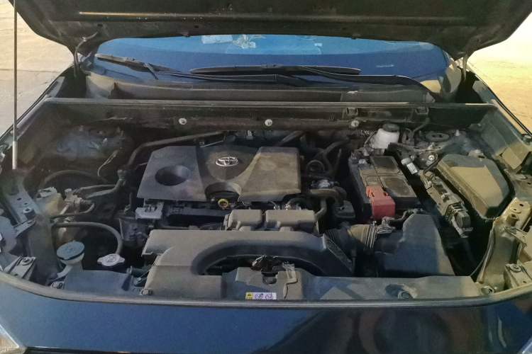 Used Toyota RAV4 2020 2.0L CVT 4x4 Trend Edition Engine Bay