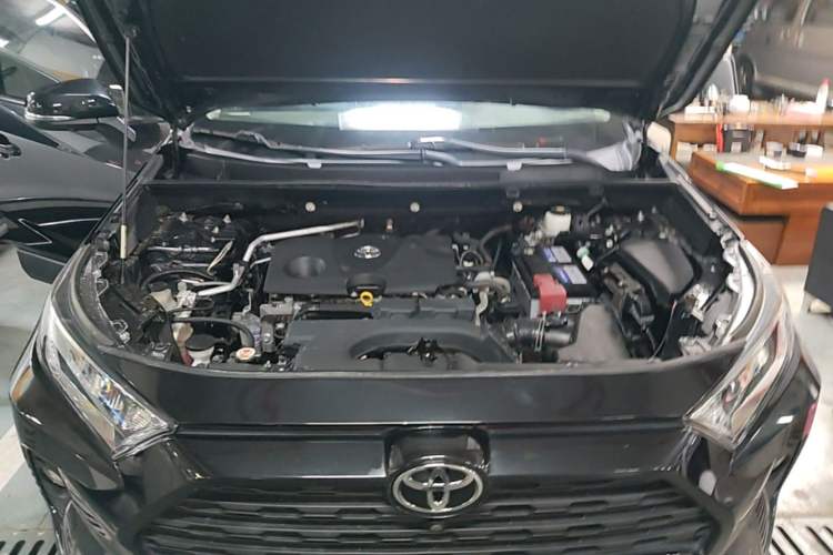 Used Toyota RAV4 2020 2.0L CVT Two-Wheel Drive Fashion Edition Engine Bay