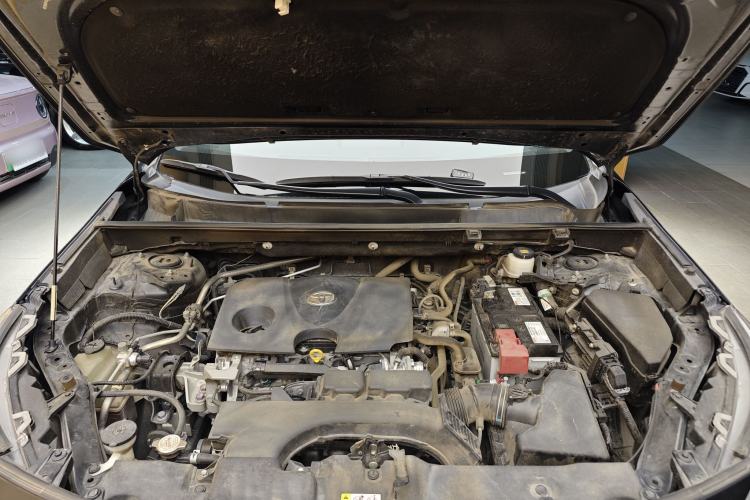 Used Toyota RAV4 2020 2.0L CVT Two-Wheel Drive Fashion Edition Engine Bay