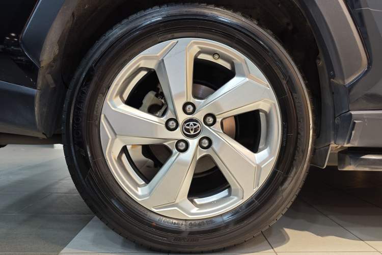 Used Toyota RAV4 2020 2.0L CVT Two-Wheel Drive Fashion Edition Exterior 1
