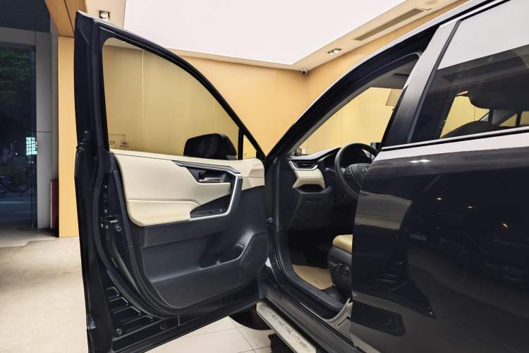 Used Toyota RAV4 2020 2.0L CVT Two-Wheel Drive Fashion Edition Exterior 12