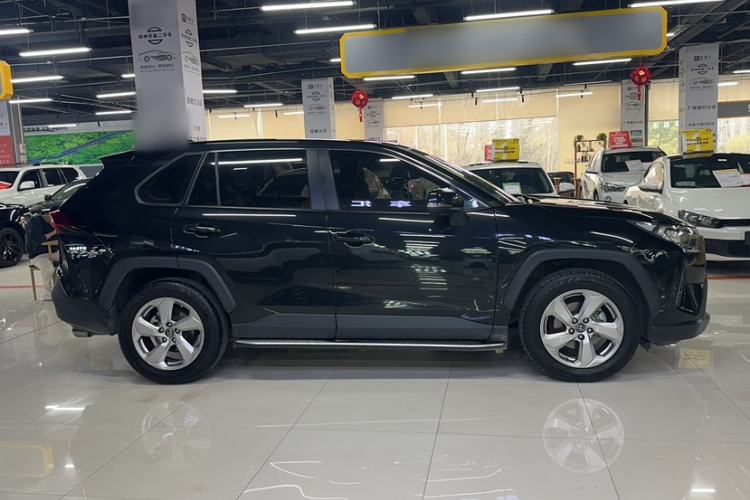 Used Toyota RAV4 2020 2.0L CVT Two-Wheel Drive Fashion Edition Exterior 3