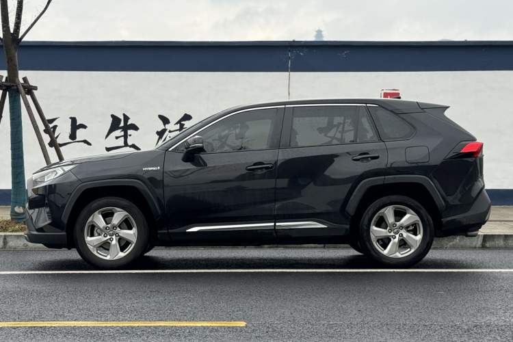 Used Toyota RAV4 2020 Dual-Engine 2.5L E-CVT Two-Wheel Drive Elite Edition Exterior 3