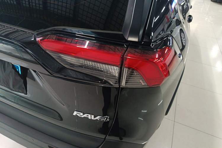 Used Toyota RAV4 2020 2.0L CVT Two-Wheel Drive Urban Edition Exterior 3