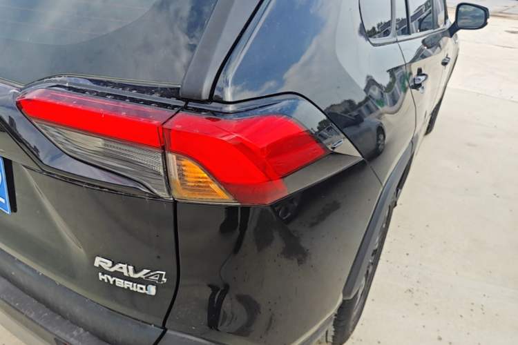 Used Toyota RAV4 2020 Dual-Engine 2.5L E-CVT 4x4 Elite PLUS Edition Exterior 3