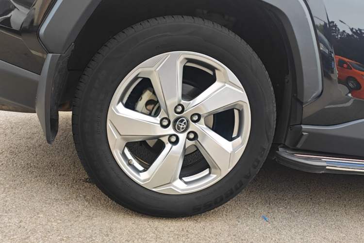 Used Toyota RAV4 2020 2.0L CVT Two-Wheel Drive Fashion PLUS Edition Exterior 5
