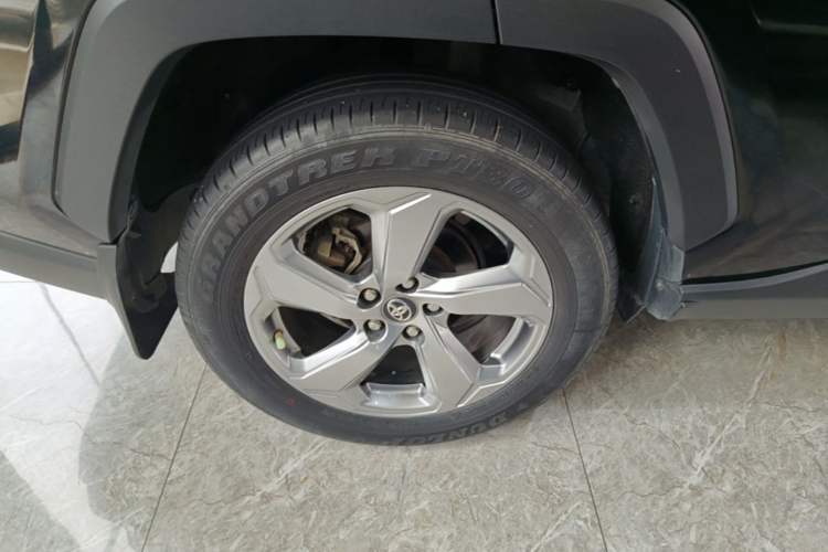 Used Toyota RAV4 2020 2.0L CVT Two-Wheel Drive Fashion Edition Exterior 5