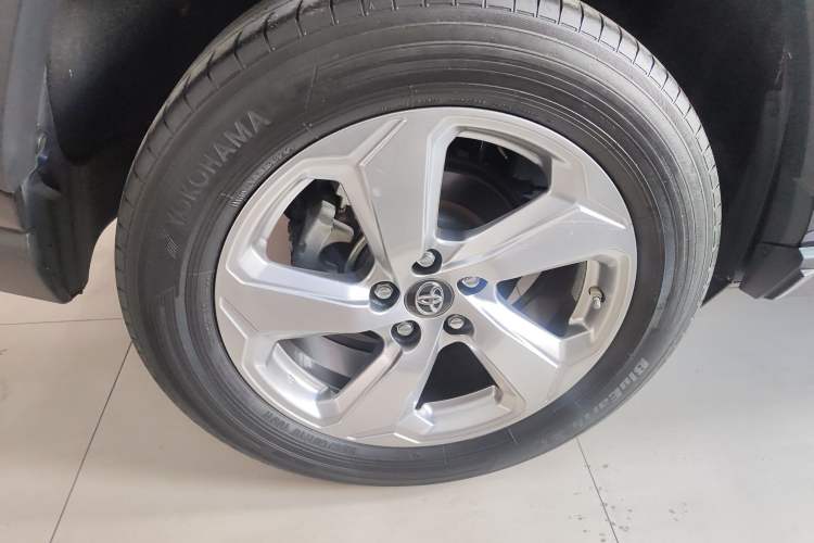 Used Toyota RAV4 2020 2.0L CVT Two-Wheel Drive Fashion PLUS Edition Exterior 8