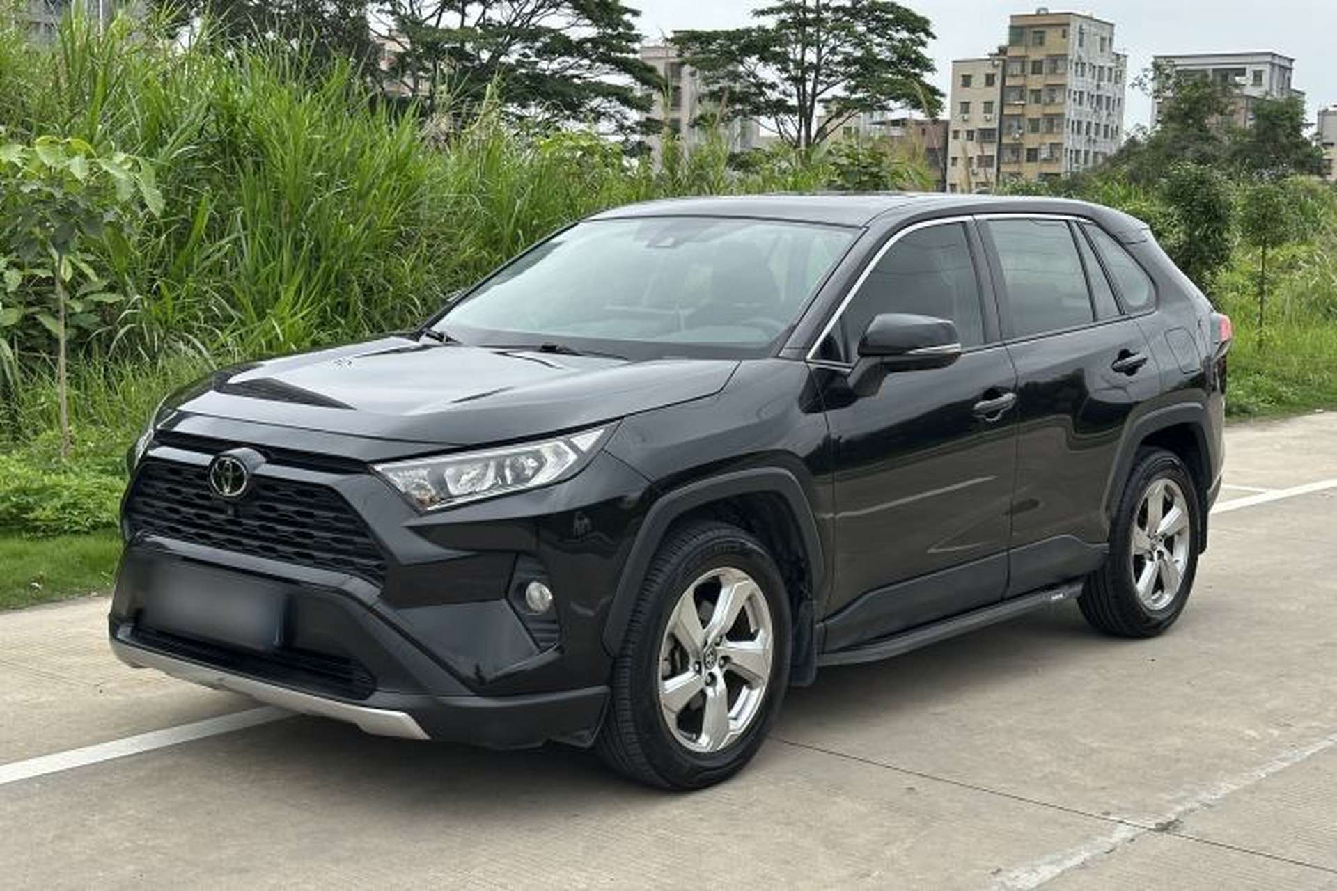 Used Toyota RAV4 2020 2.0L CVT Two-Wheel Drive Fashion Edition Front Left 45 Deg