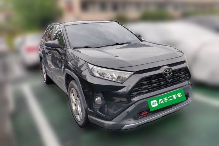 Used Toyota RAV4 2020 2.0L CVT Two-Wheel Drive Fashion Edition Front Right 45 Deg