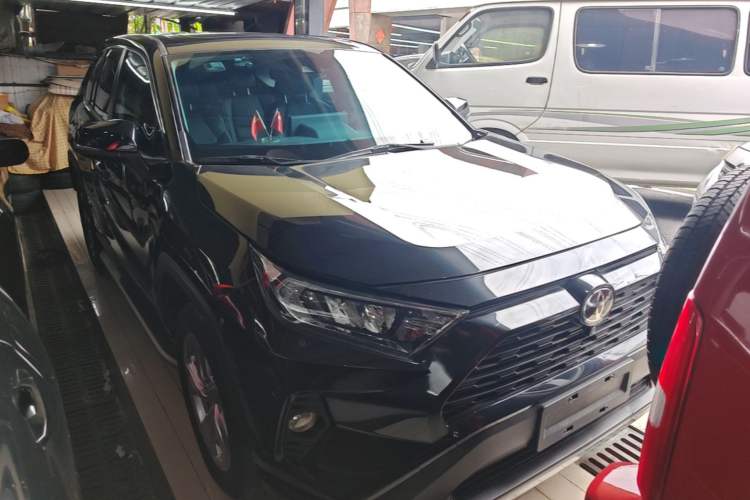 Used Toyota RAV4 2020 2.0L CVT 4x4 Trend Edition Front Right 45 Deg