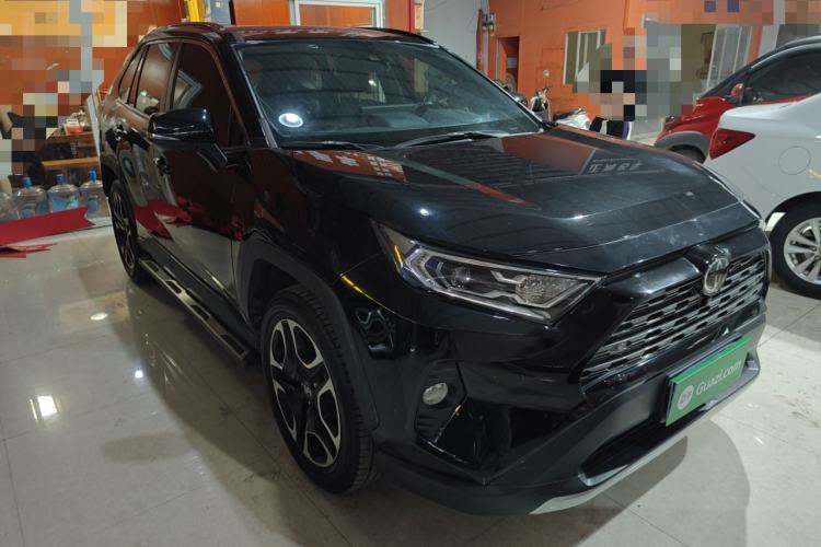 Used Toyota RAV4 2020 2.0L CVT Two-Wheel Drive Prestige Edition Front Right 45 Deg