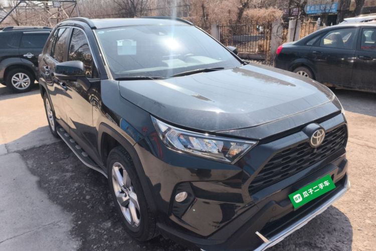 Used Toyota RAV4 2020 2.0L CVT Two-Wheel Drive Fashion Edition Front Right 45 Deg