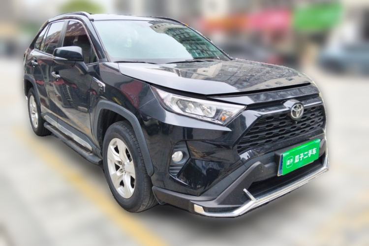 Used Toyota RAV4 2020 2.0L CVT Two-Wheel Drive Urban Edition Front Right 45 Deg