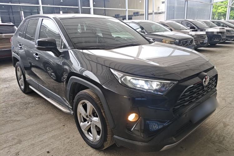 Used Toyota RAV4 2020 2.0L CVT Two-Wheel Drive Fashion Edition Front Right 45 Deg