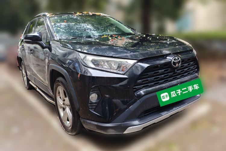Used Toyota RAV4 2020 2.0L CVT Two-Wheel Drive Fashion Edition Front Right 45 Deg