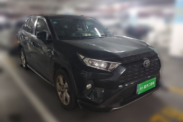 Used Toyota RAV4 2020 2.0L CVT Two-Wheel Drive Fashion Edition Front Right 45 Deg