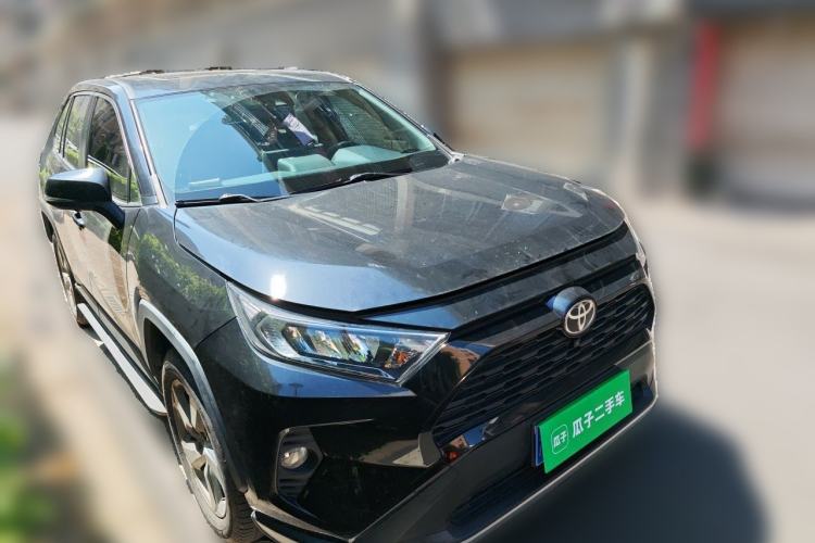Used Toyota RAV4 2020 2.0L CVT Two-Wheel Drive Fashion Edition Front Right 45 Deg