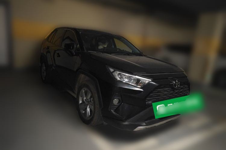 Used Toyota RAV4 2020 2.0L CVT Two-Wheel Drive Fashion Edition Front Right 45 Deg