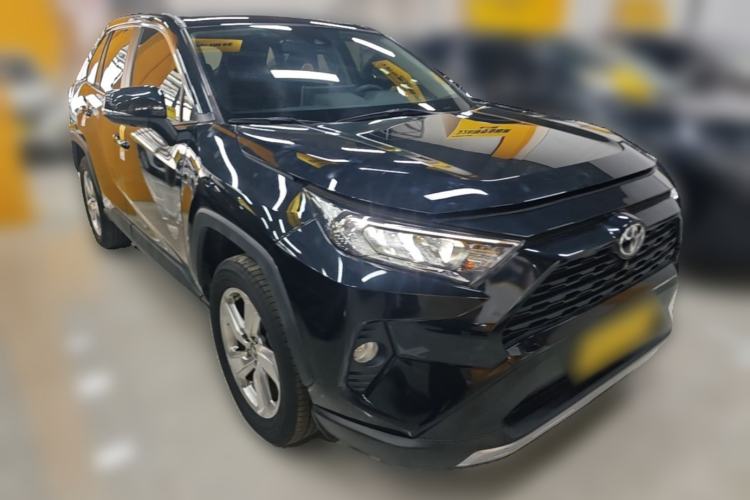 Used Toyota RAV4 2020 2.0L CVT Two-Wheel Drive Fashion Edition Front Right 45 Deg
