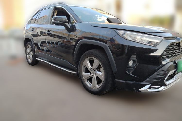Used Toyota RAV4 2020 2.0L CVT Two-Wheel Drive Fashion Edition Front Right 45 Deg