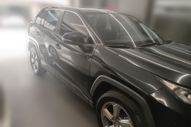 Used Toyota RAV4 2020 2.0L CVT Two-Wheel Drive Fashion PLUS Edition Front Right 45 Deg