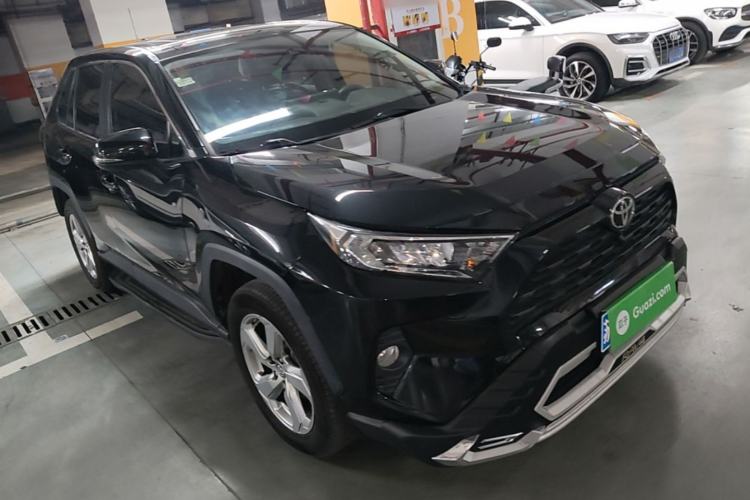 Used Toyota RAV4 2020 2.0L CVT Two-Wheel Drive Fashion Edition Front Right 45 Deg