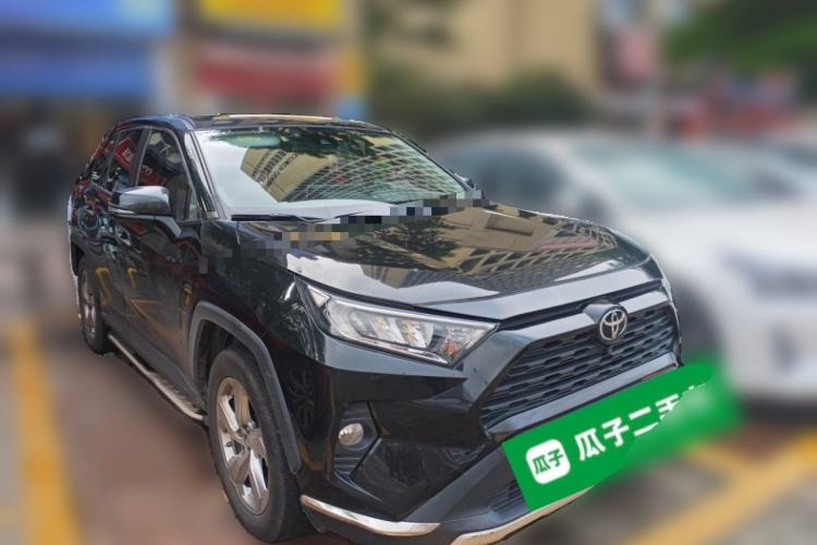 Used Toyota RAV4 2020 2.0L CVT Two-Wheel Drive Fashion Edition Front Right 45 Deg