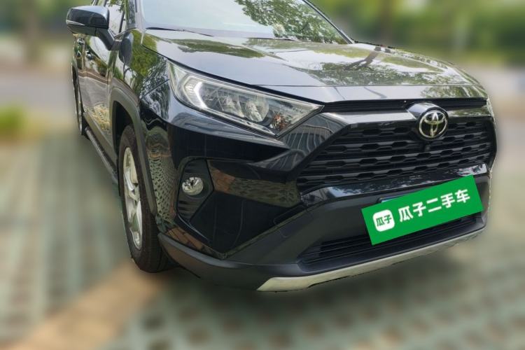 Used Toyota RAV4 2020 2.0L CVT Two-Wheel Drive Fashion Edition Front Right 45 Deg