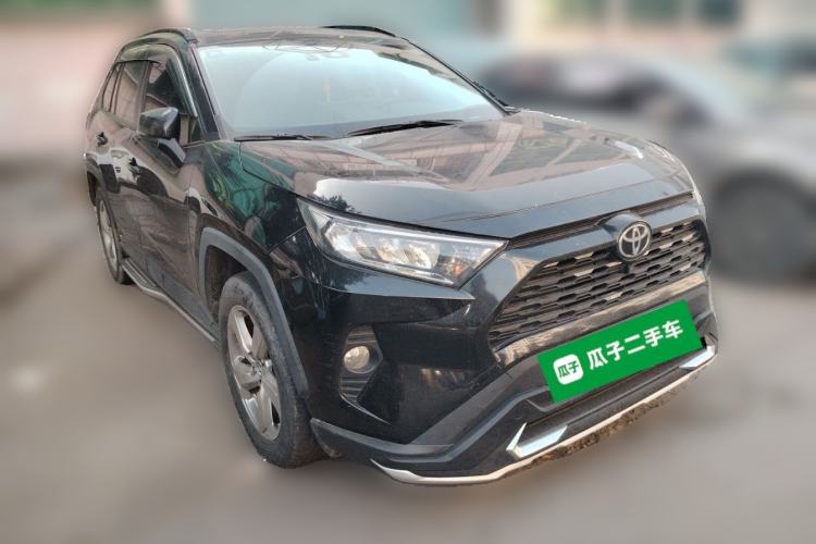 Used Toyota RAV4 2020 2.0L CVT Two-Wheel Drive Fashion Edition Front Right 45 Deg