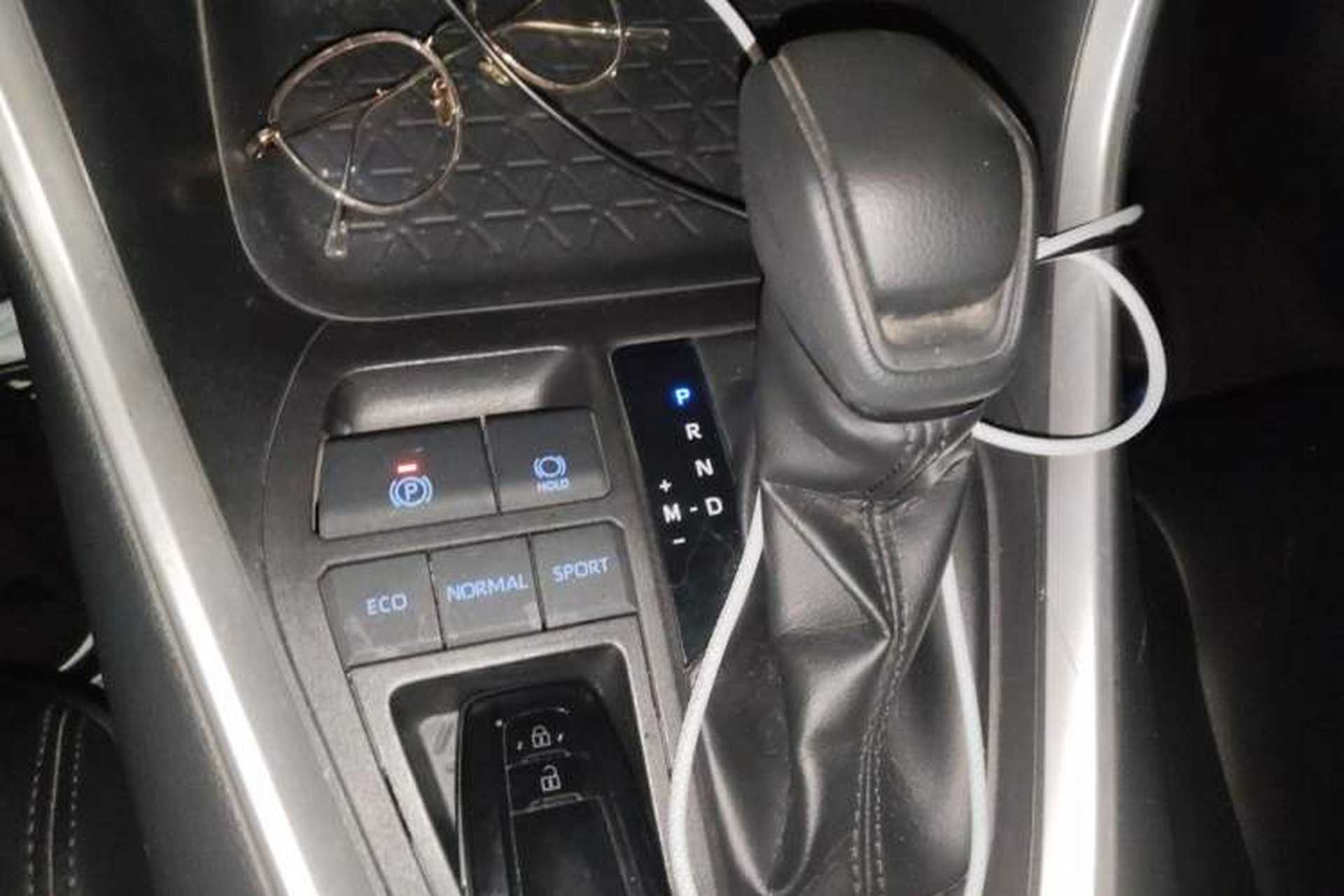 Used Toyota RAV4 2020 2.0L CVT Two-Wheel Drive Fashion Edition Gear Lever