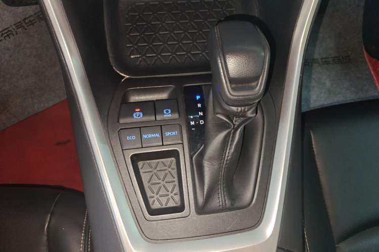 Used Toyota RAV4 2020 2.0L CVT Two-Wheel Drive Urban Edition Gear Lever