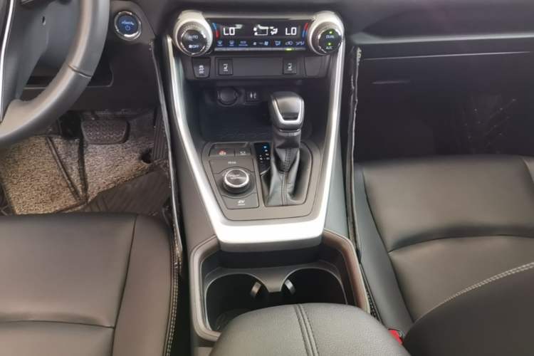 Used Toyota RAV4 2020 Dual-Engine 2.5L E-CVT 4x4 Elite PLUS Edition Gear Lever