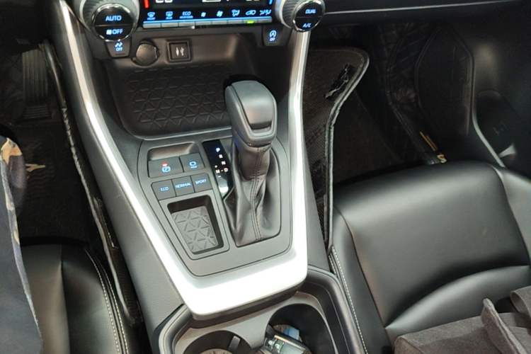 Used Toyota RAV4 2020 2.0L CVT Two-Wheel Drive Fashion Edition Gear Lever