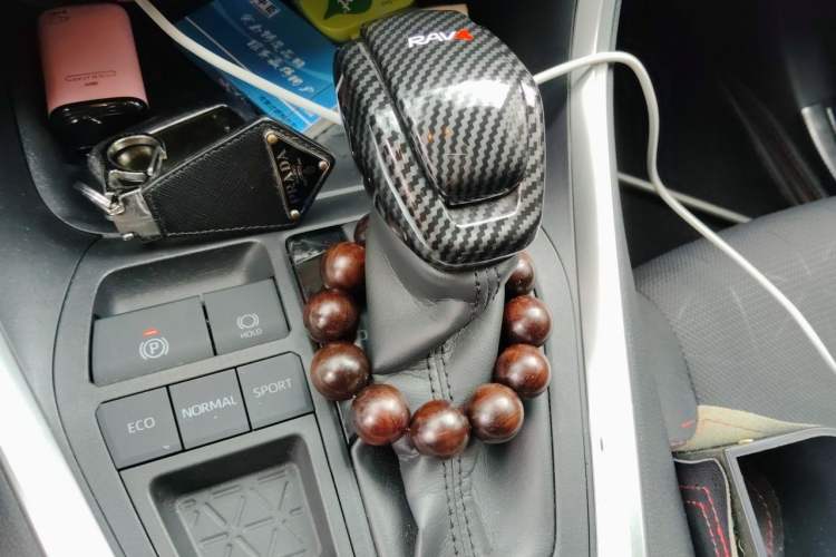 Used Toyota RAV4 2020 Dual-Engine 2.5L E-CVT Two-Wheel Drive Elite Edition Gear Lever