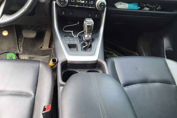 Used Toyota RAV4 2020 2.0L CVT 4x4 Style PLUS Edition Gear Lever